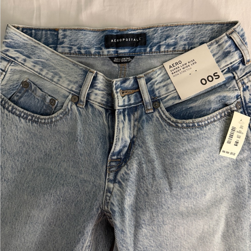 Aéropostale Light Wash low rise 
#aeropostale #newwithtag #baggyjeans